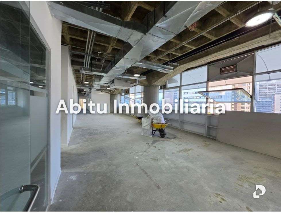 Oficina en Los Palos Grandes, Caracas – 11