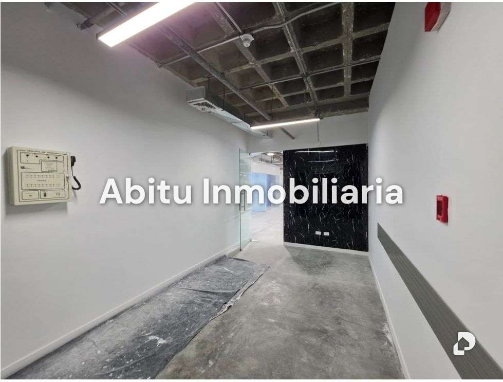 Oficina en Los Palos Grandes, Caracas – 25