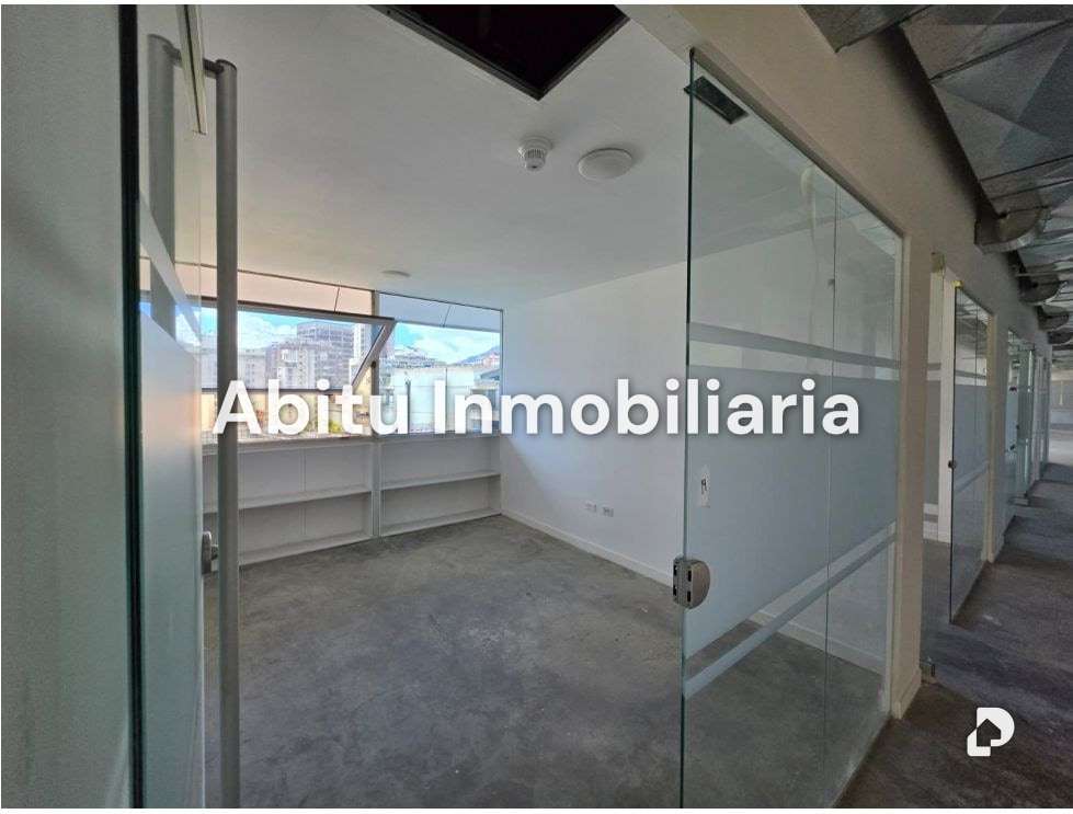 Oficina en Los Palos Grandes, Caracas – 12