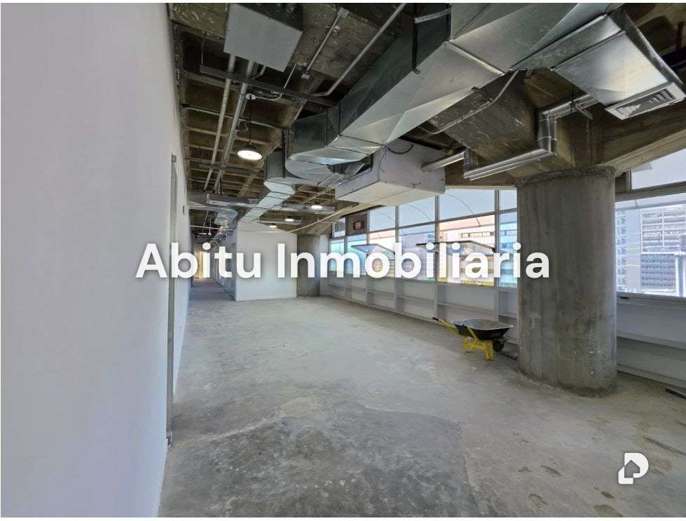 Oficina en Los Palos Grandes, Caracas – 28