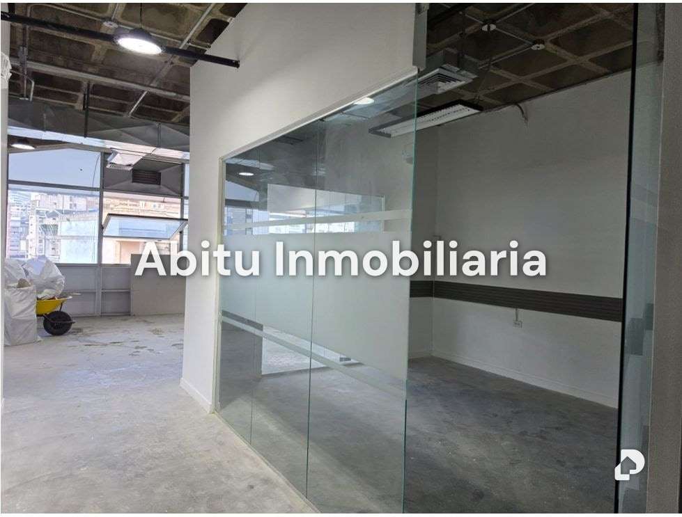 Oficina en Los Palos Grandes, Caracas – 16