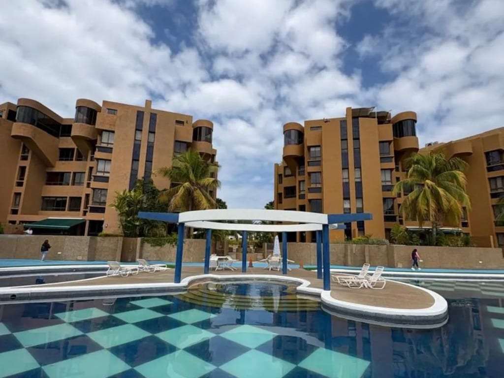 Apartamento en El Morro Lechería, Lechería - 1
