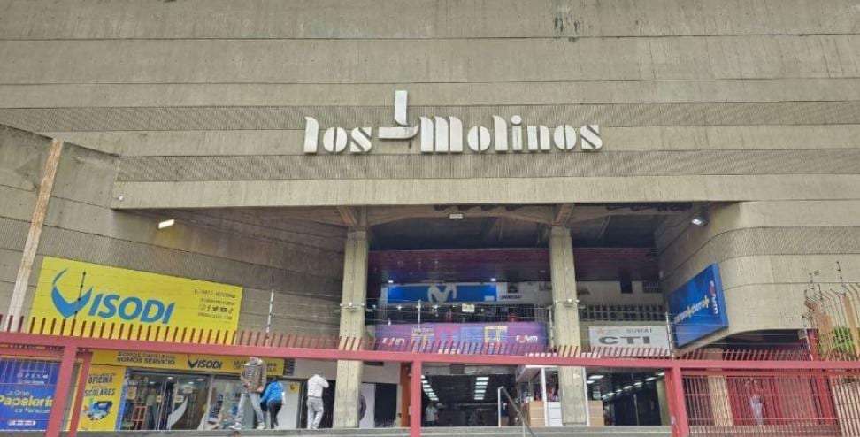 Local comercial en San Martín, Caracas - 1