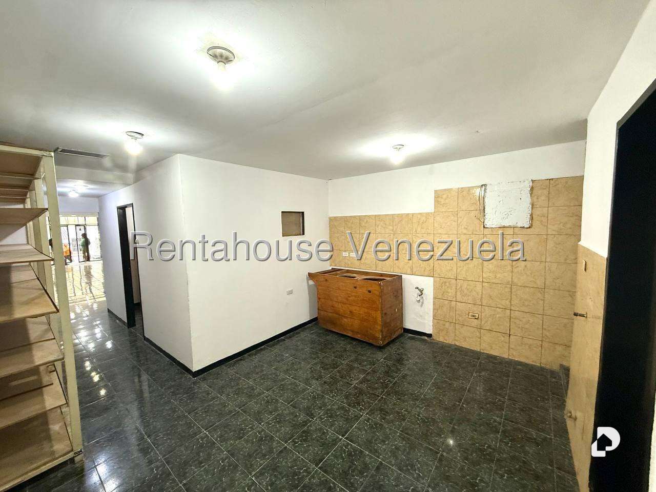 Local comercial en Quinta Crespo, Caracas – 11