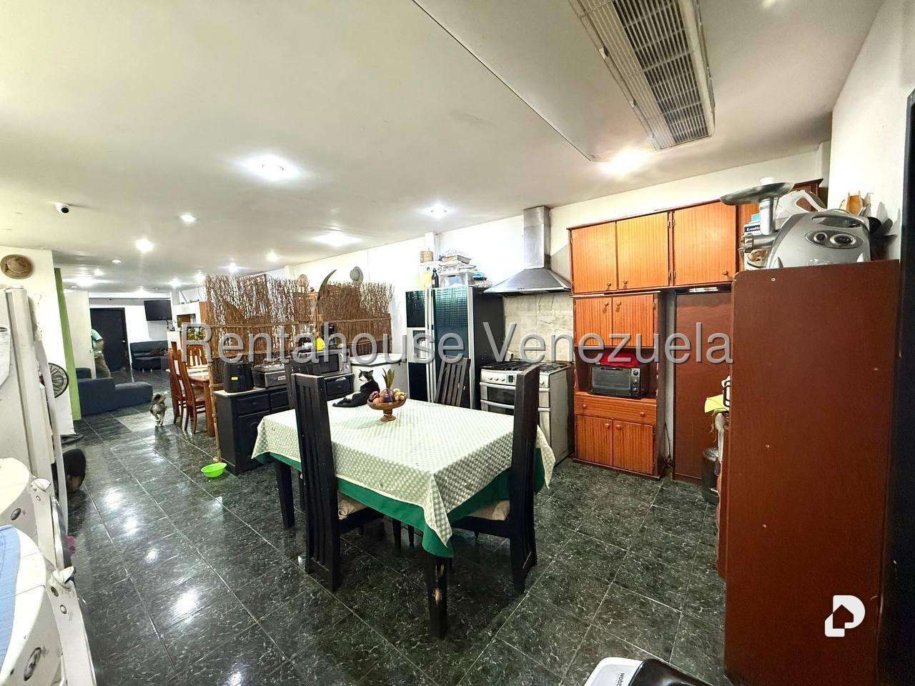 Local comercial en Quinta Crespo, Caracas – 25