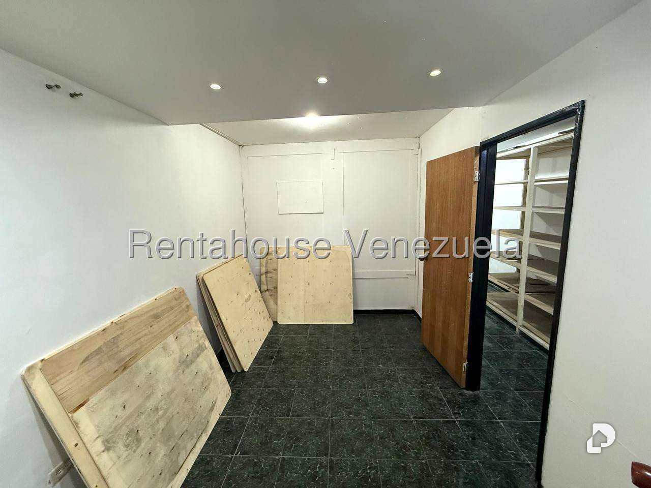 Local comercial en Quinta Crespo, Caracas – 10