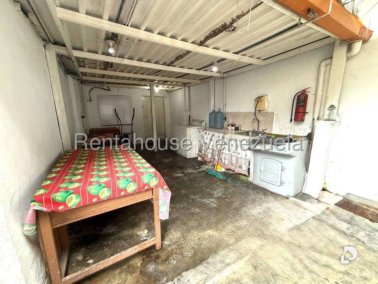 Local comercial en Quinta Crespo, Caracas – 30