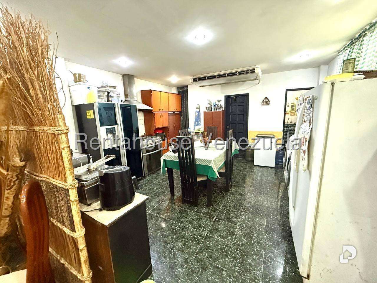 Local comercial en Quinta Crespo, Caracas – 23