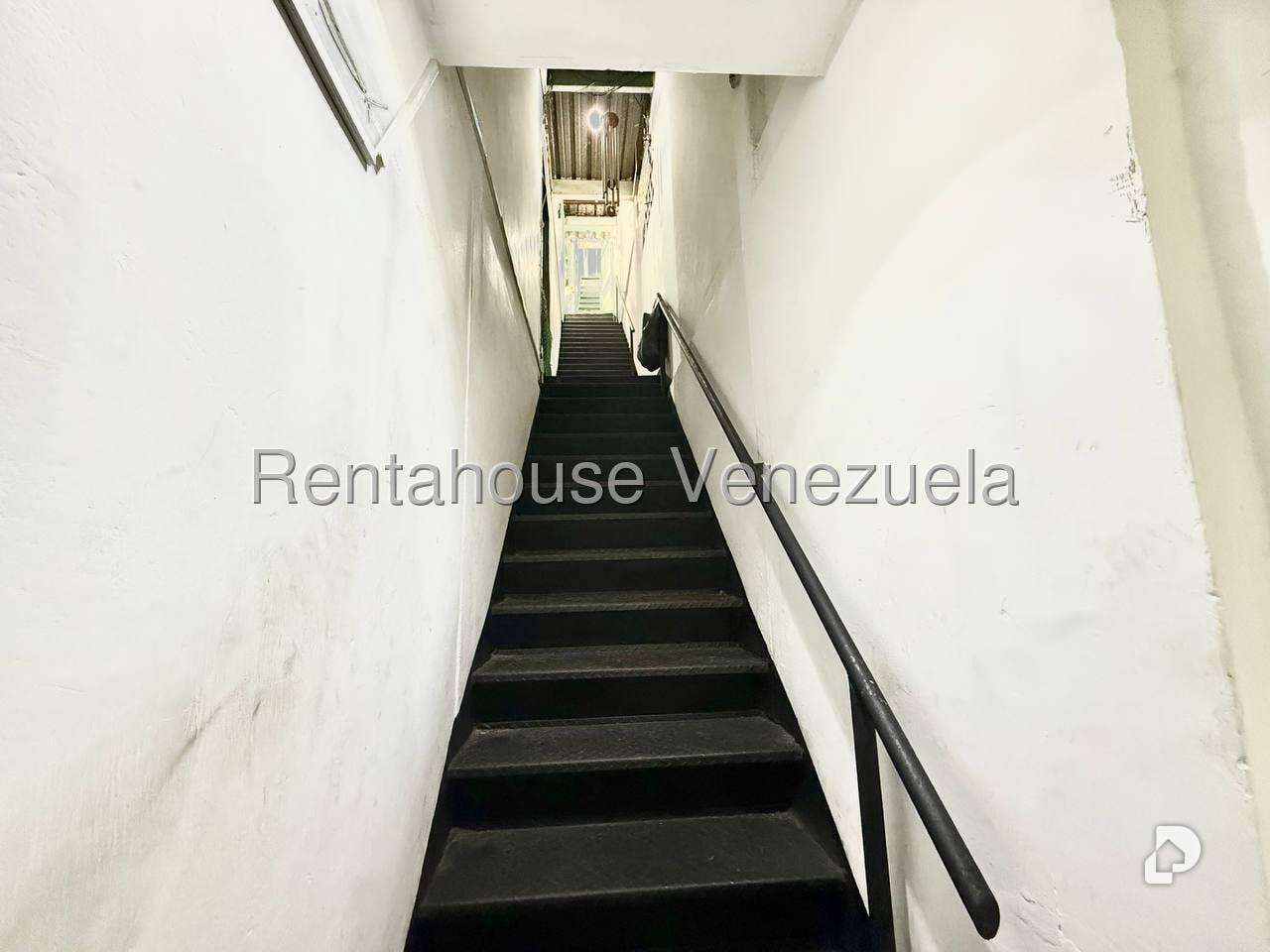 Local comercial en Quinta Crespo, Caracas – 16
