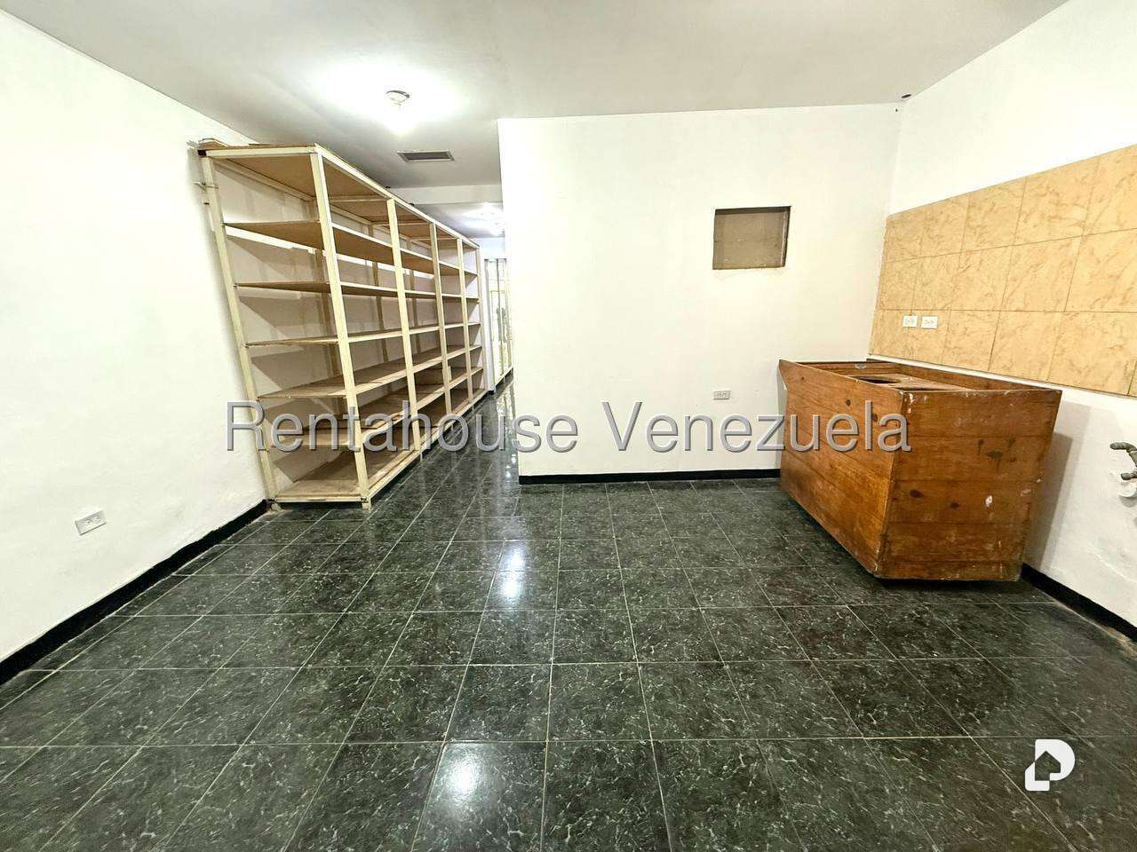 Local comercial en Quinta Crespo, Caracas – 13