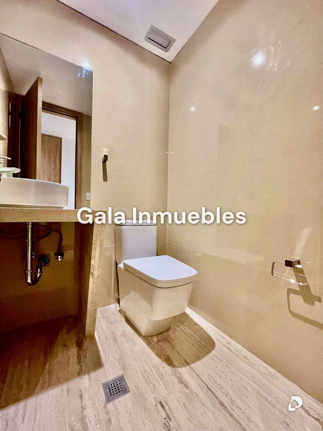 Apartamento en Campo Alegre, Caracas – 11