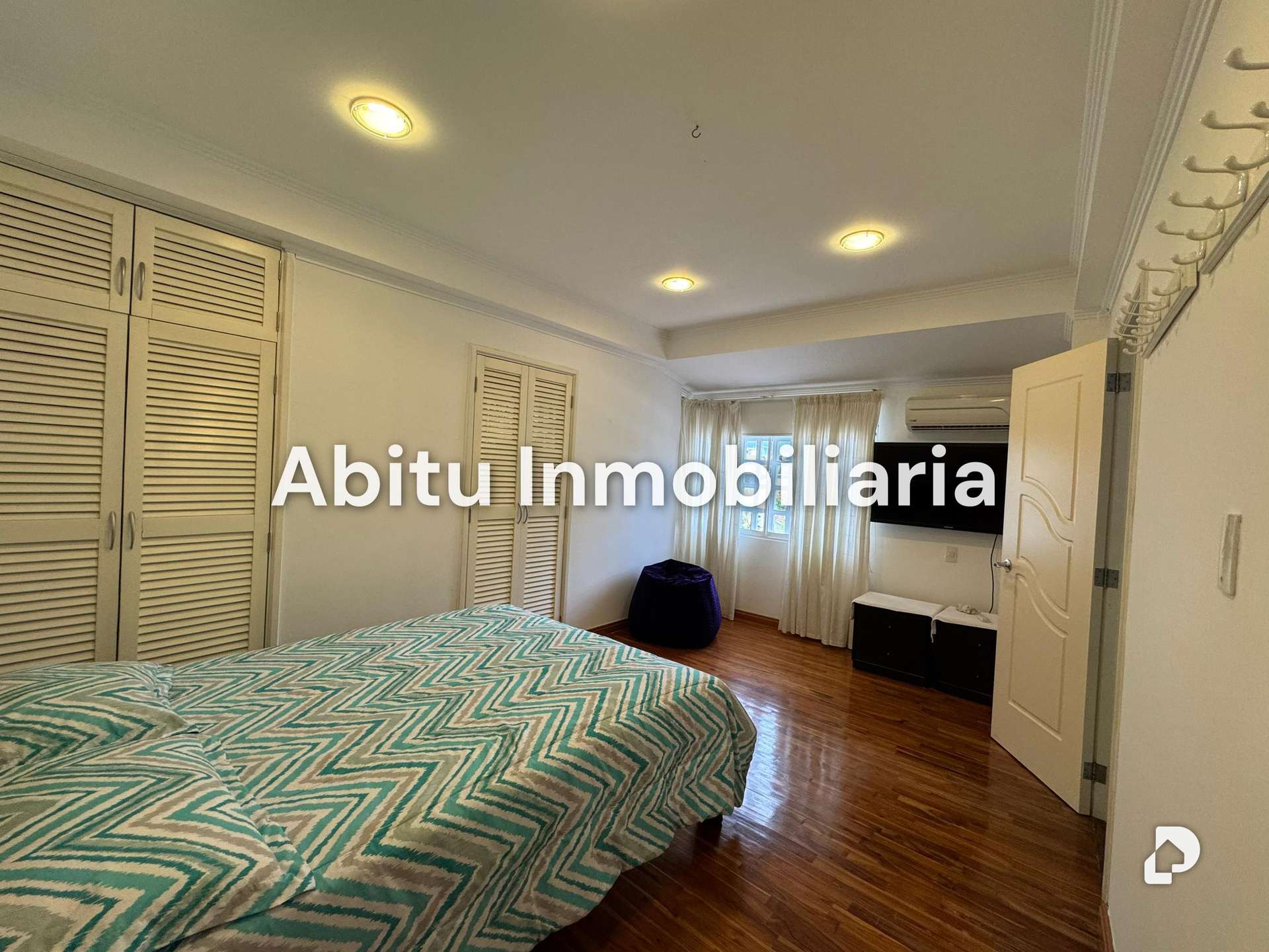 House in La Lagunita, Caracas – 15