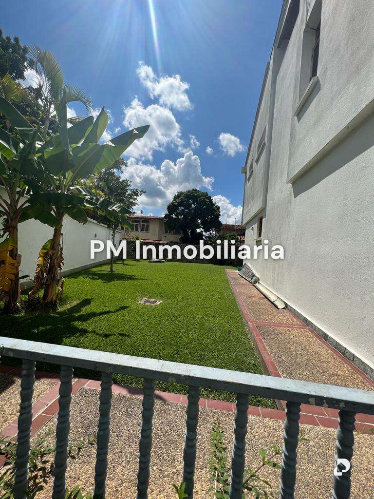 Casa en Colinas de Tamanaco, Caracas – 28
