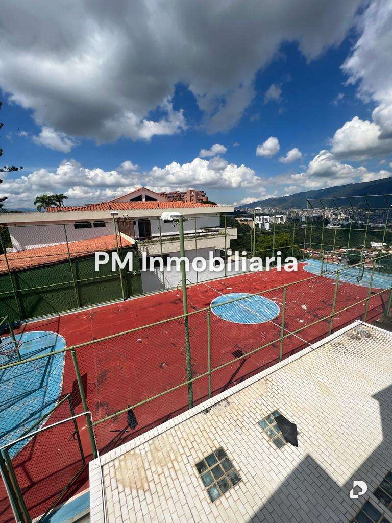 Casa en Colinas de Tamanaco, Caracas – 25