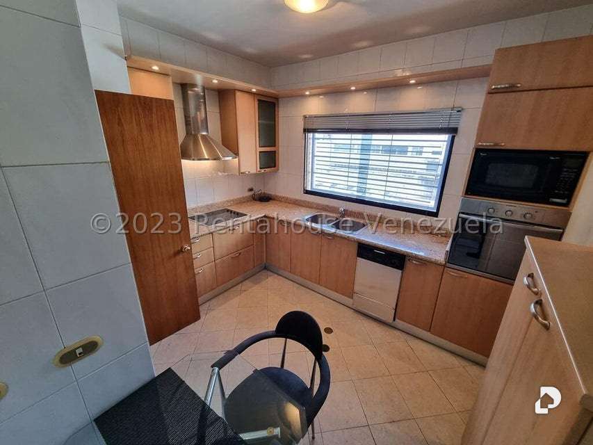 Apartamento en Campo Alegre, Caracas – 10