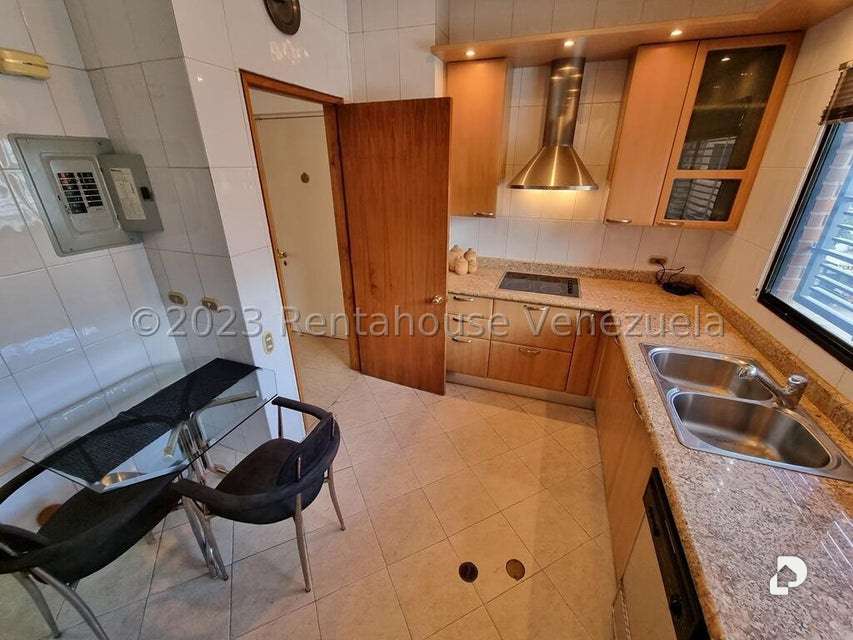 Apartamento en Campo Alegre, Caracas – 8