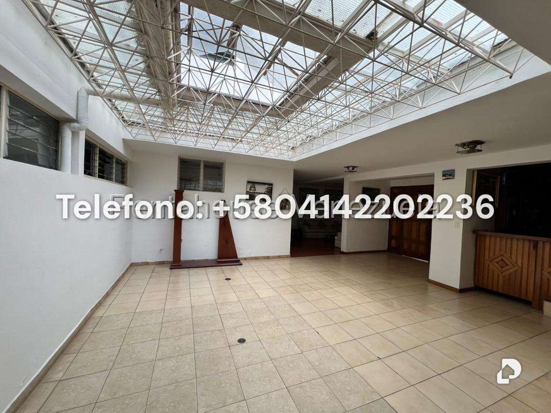 Casa en Prados del Este, Caracas – 13