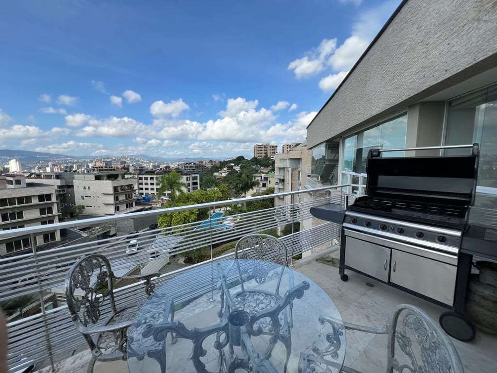 Apartamento en Los Palos Grandes, Caracas - 1