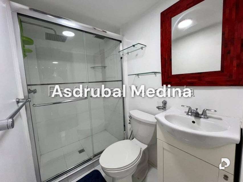 Apartamento en Los Palos Grandes, Caracas – 11