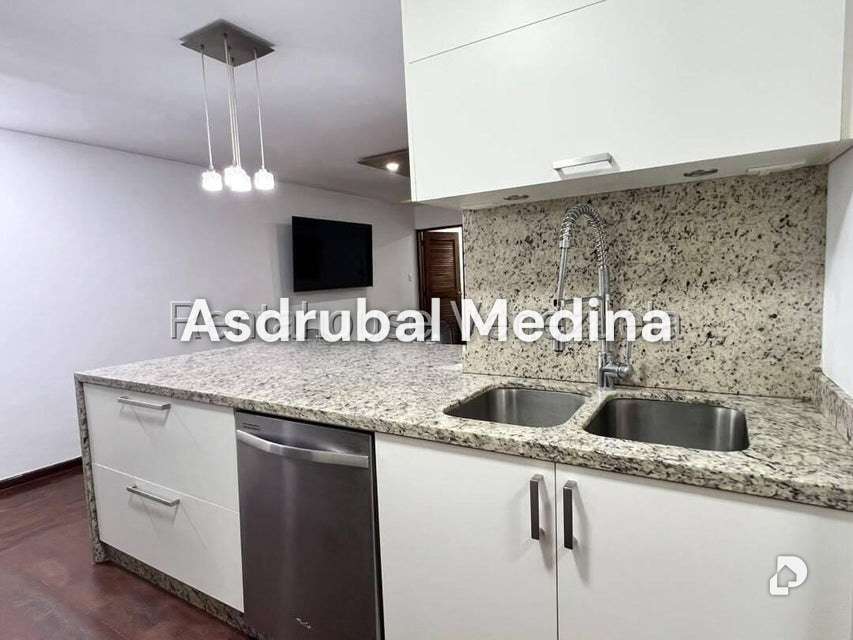 Apartamento en Los Palos Grandes, Caracas – 4