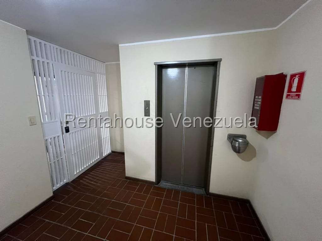 Apartamento en Santa Rosa de Lima, Caracas