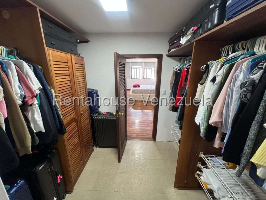 Apartamento en Santa Rosa de Lima, Caracas