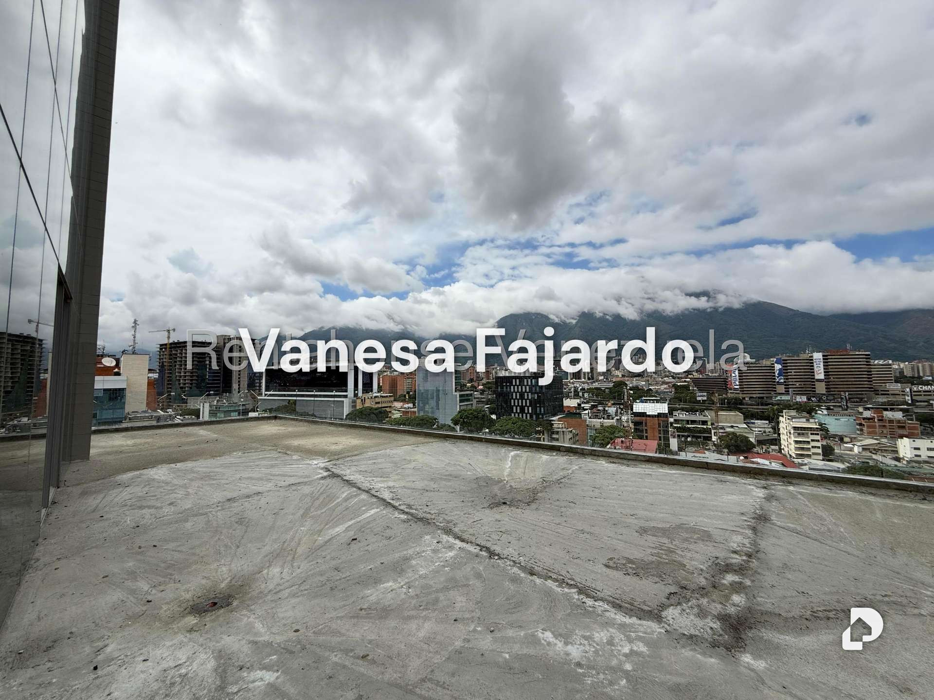 Oficina en Las Mercedes, Caracas – 29