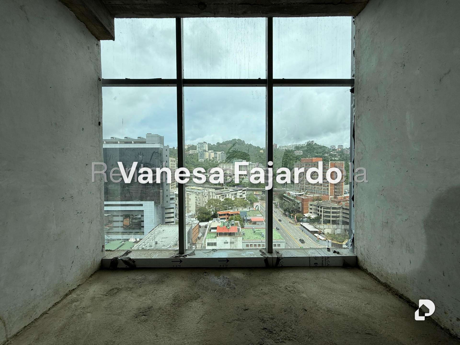 Oficina en Las Mercedes, Caracas – 13