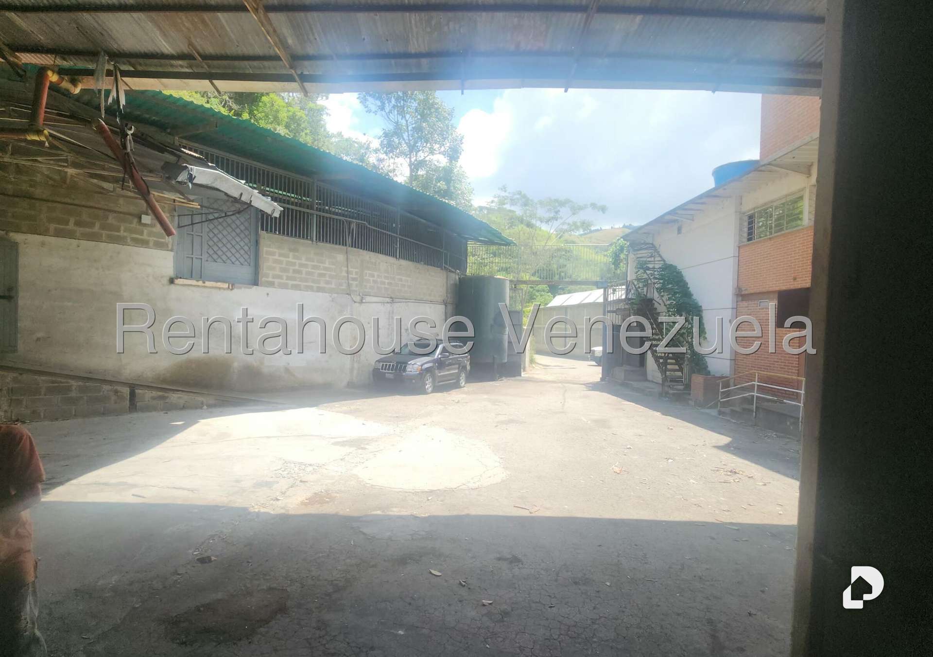 Terreno en La Trinidad, Caracas – 19