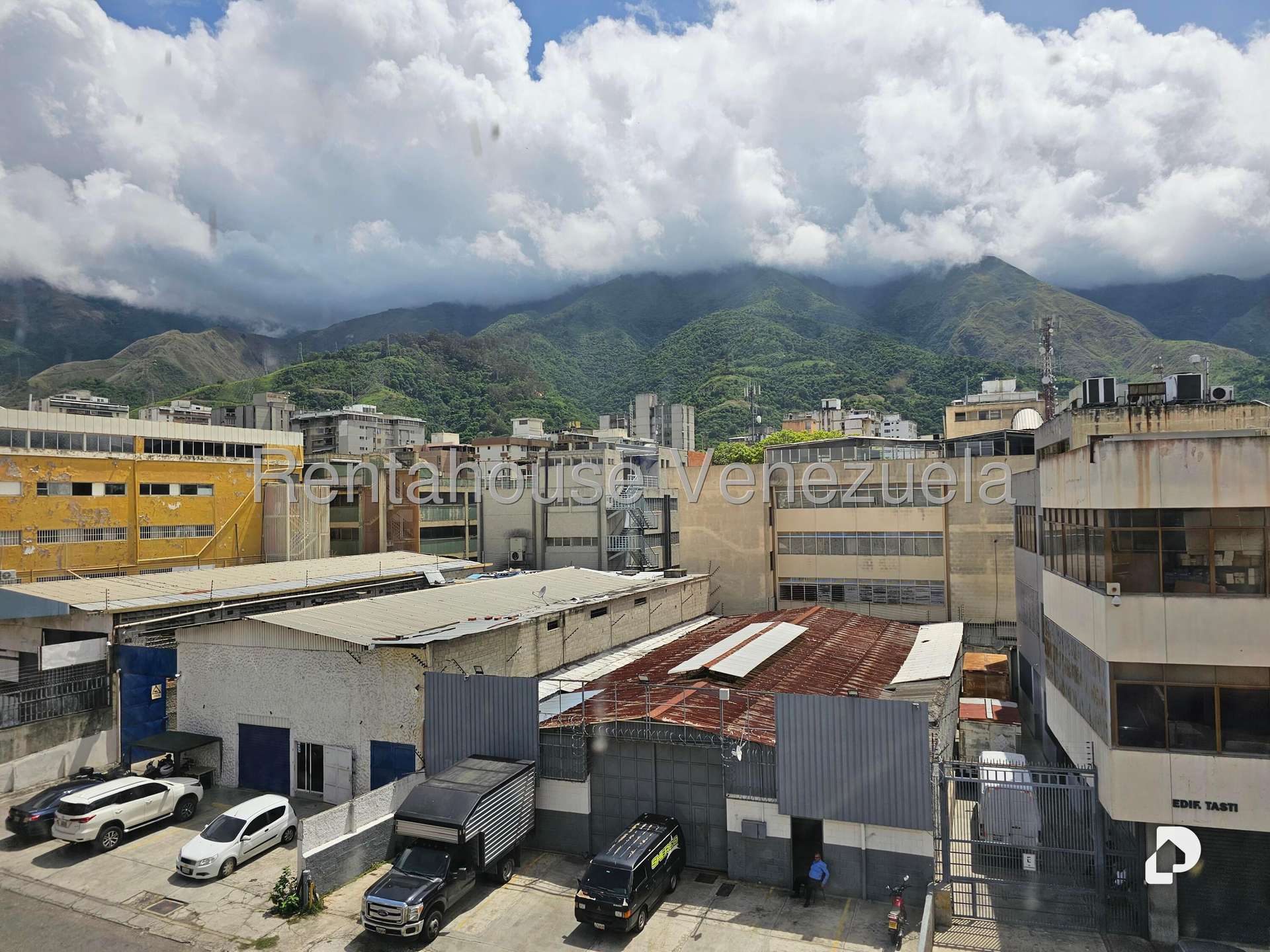 Galpón en La Urbina, Caracas – 11