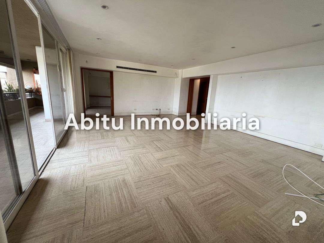 Apartamento en Altamira, Caracas – 31