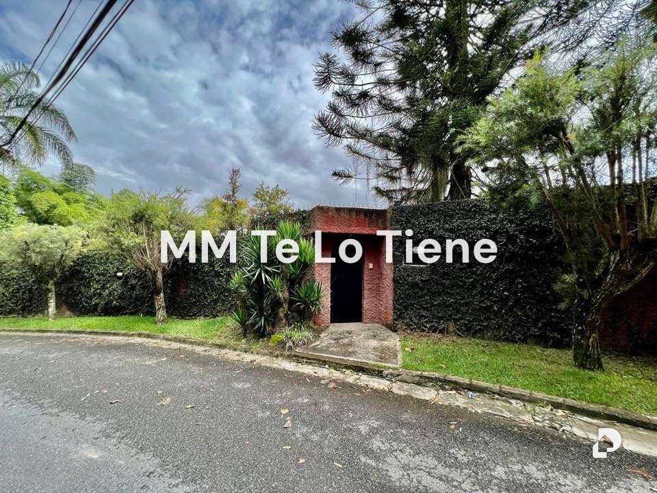 Casa en Alto Hatillo, Caracas – 30