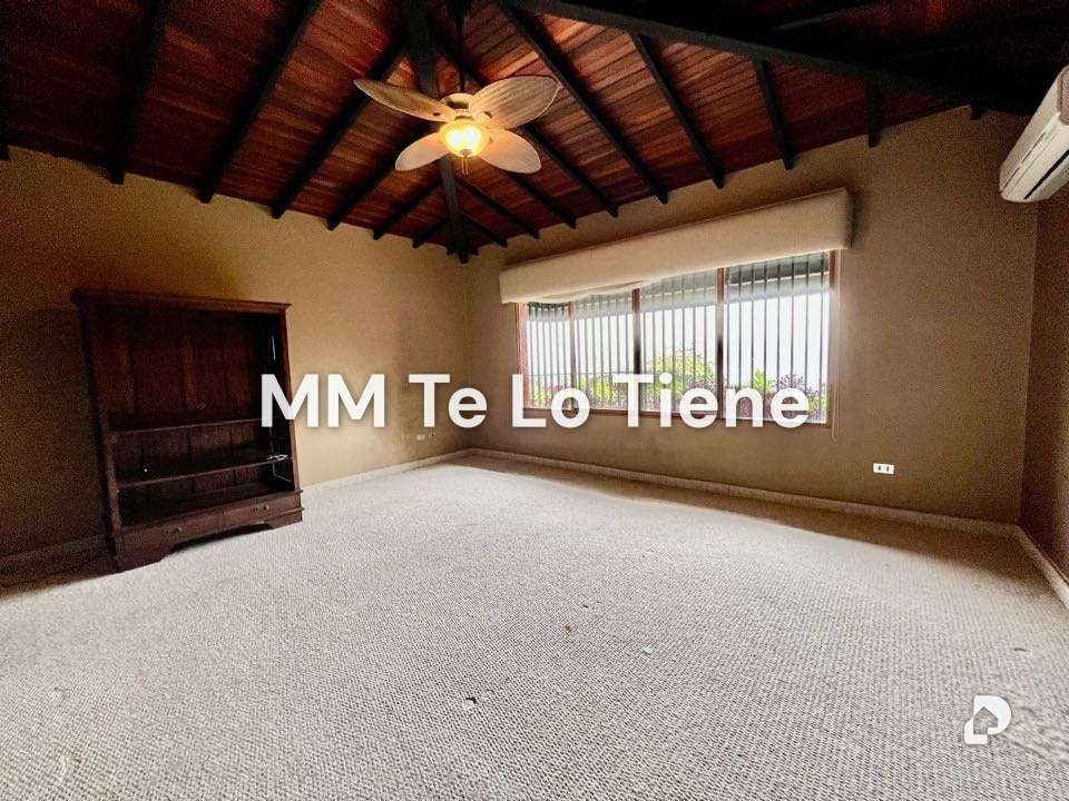 Casa en Alto Hatillo, Caracas – 19