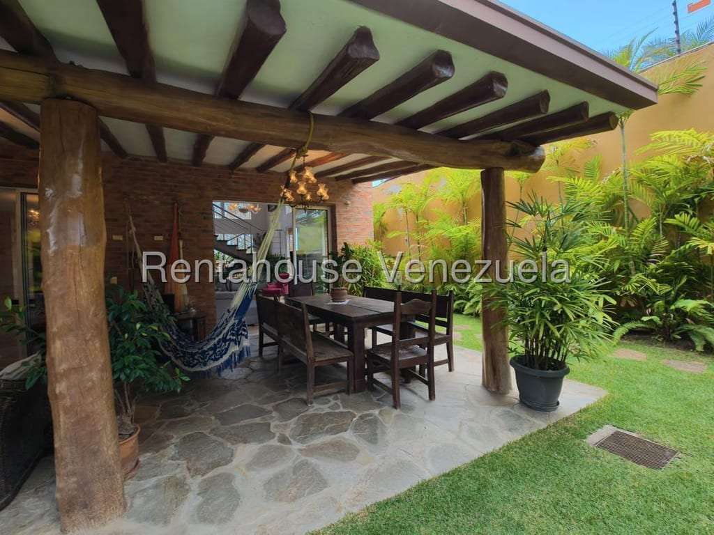 Casa en La Lagunita Country Club, Caracas