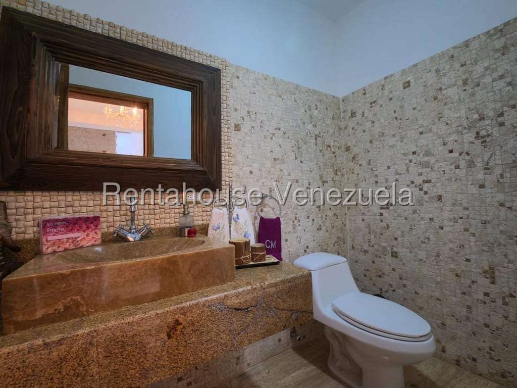 Casa en La Lagunita Country Club, Caracas