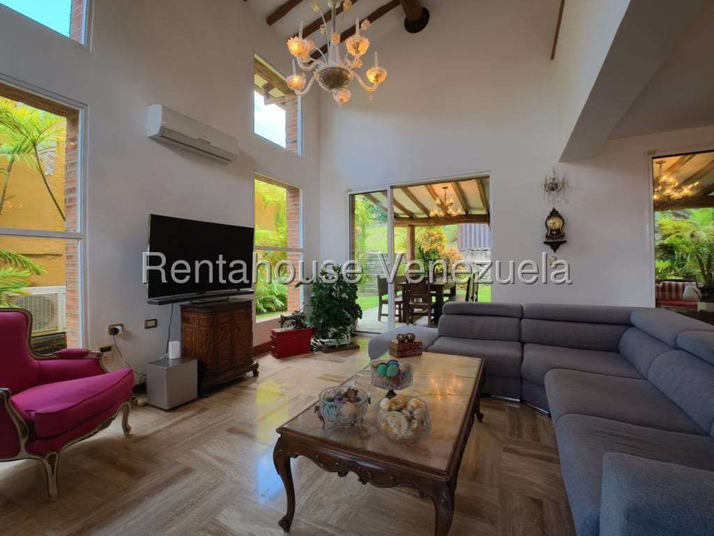 Casa en La Lagunita Country Club, Caracas