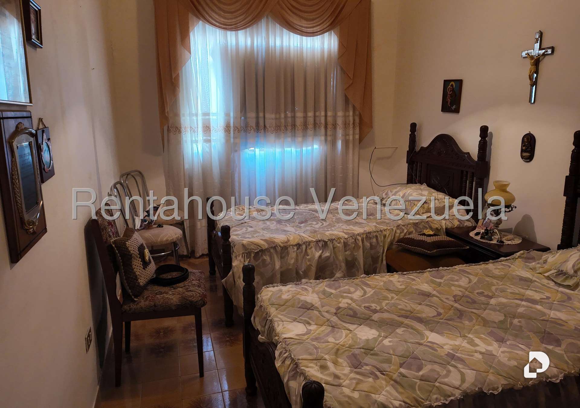 Local comercial en Boleíta Sur, Caracas – 24