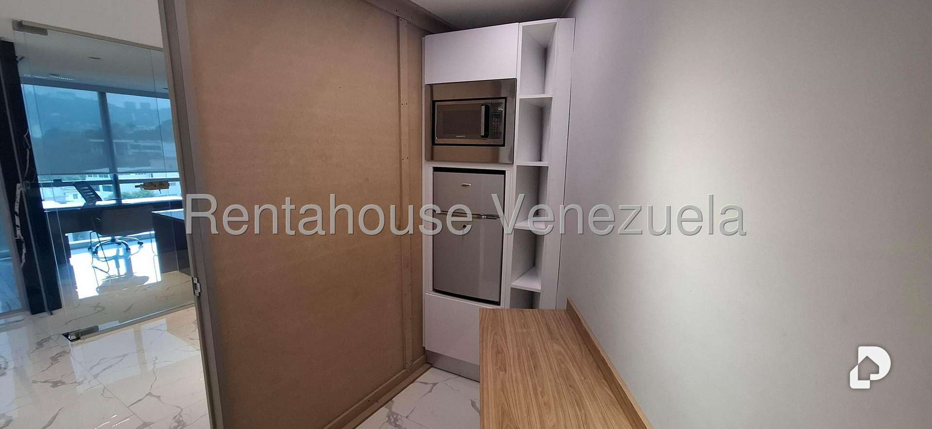 Oficina en Las Mercedes, Caracas – 26