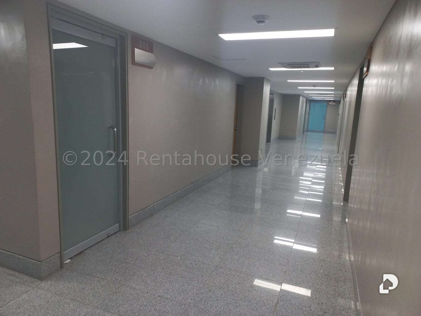 Oficina en Las Mercedes, Caracas – 28