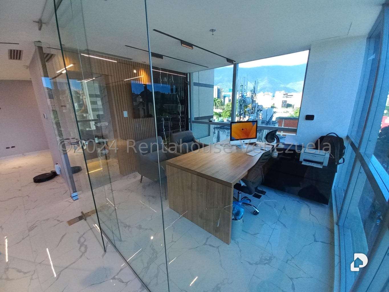 Oficina en Las Mercedes, Caracas – 12