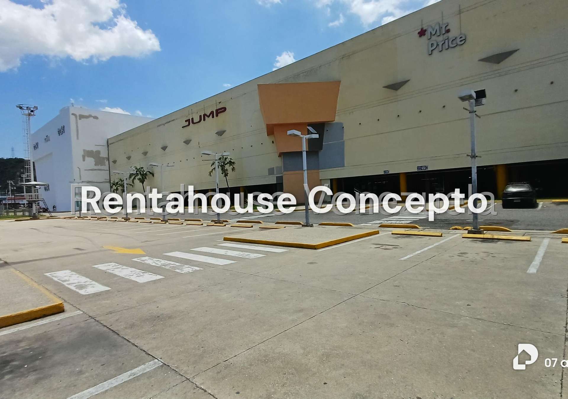 Local comercial en Castillete, San Diego – 2