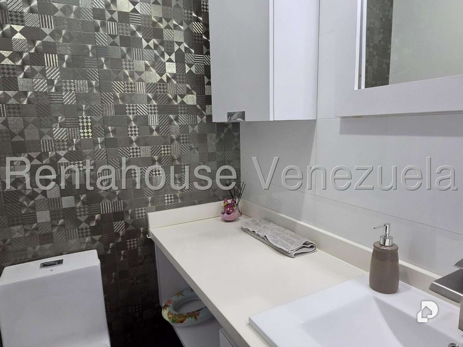 Apartamento en Santa Rosa de Lima, Caracas – 18
