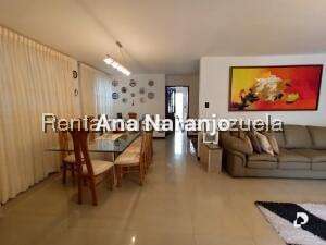 Casa en Alto Prado, Caracas – 22