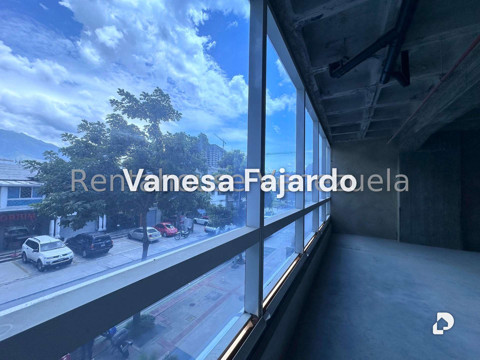 Oficina en Las Mercedes, Caracas – 19