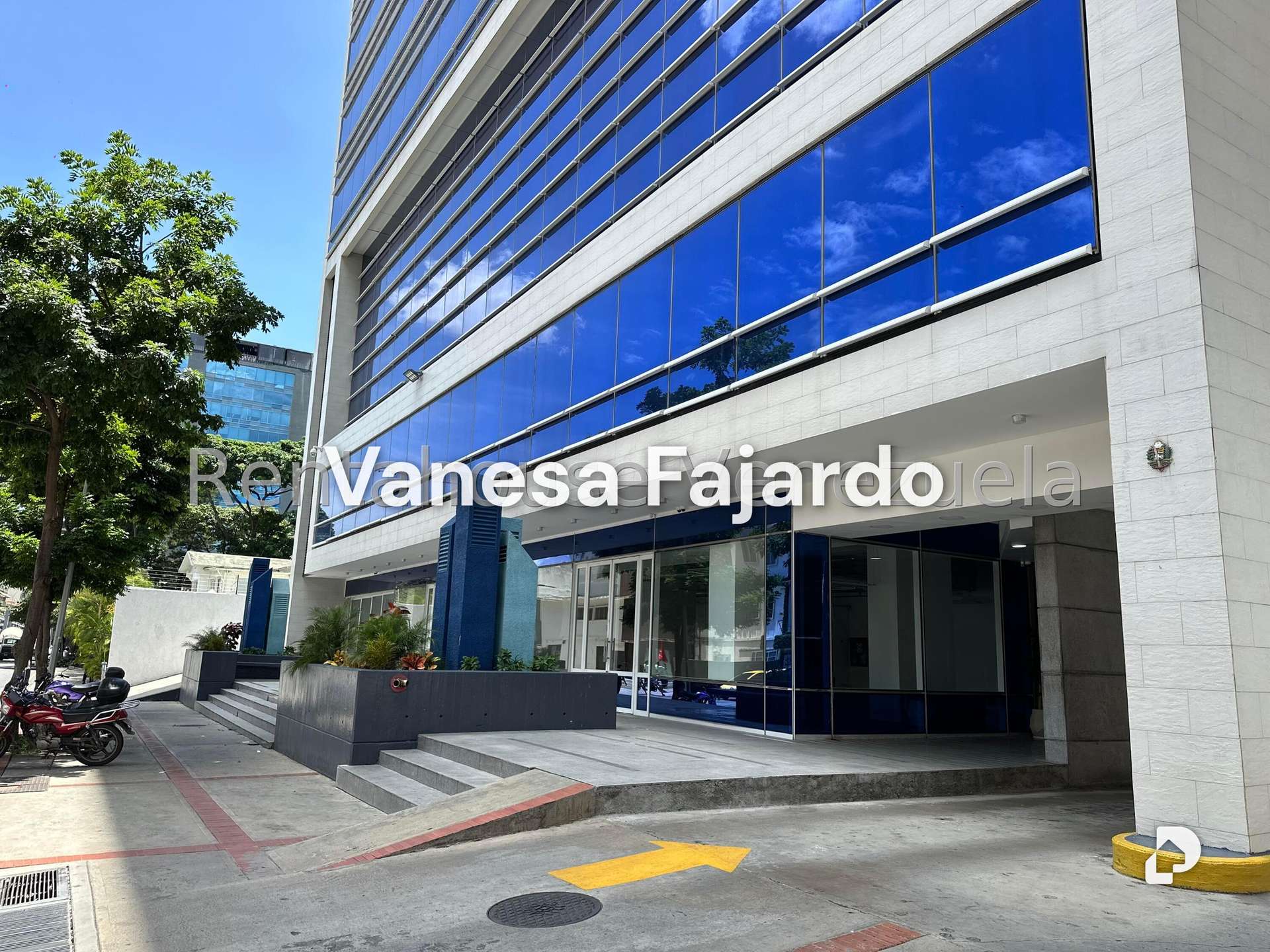 Oficina en Las Mercedes, Caracas – 30