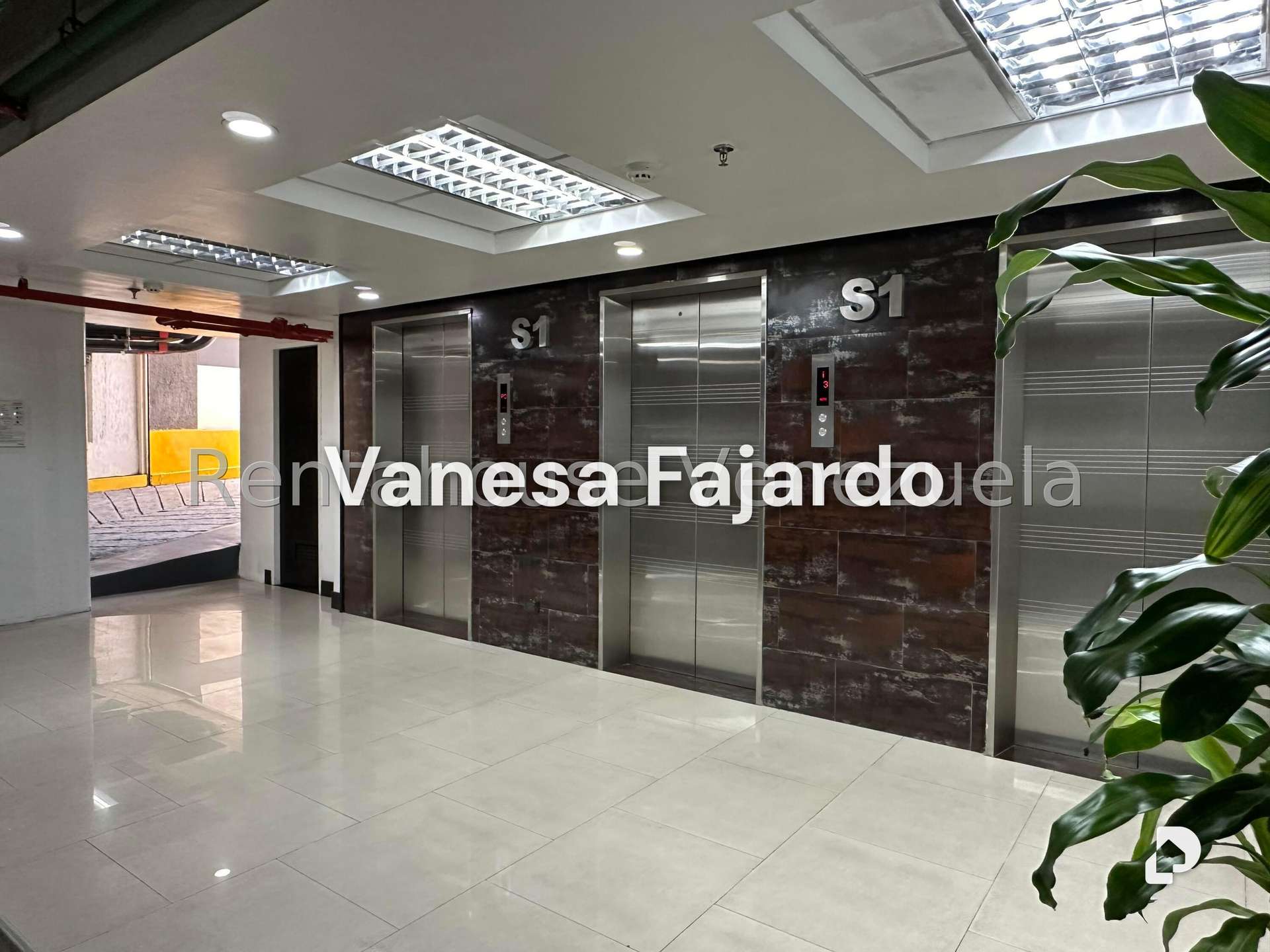 Oficina en Las Mercedes, Caracas – 4