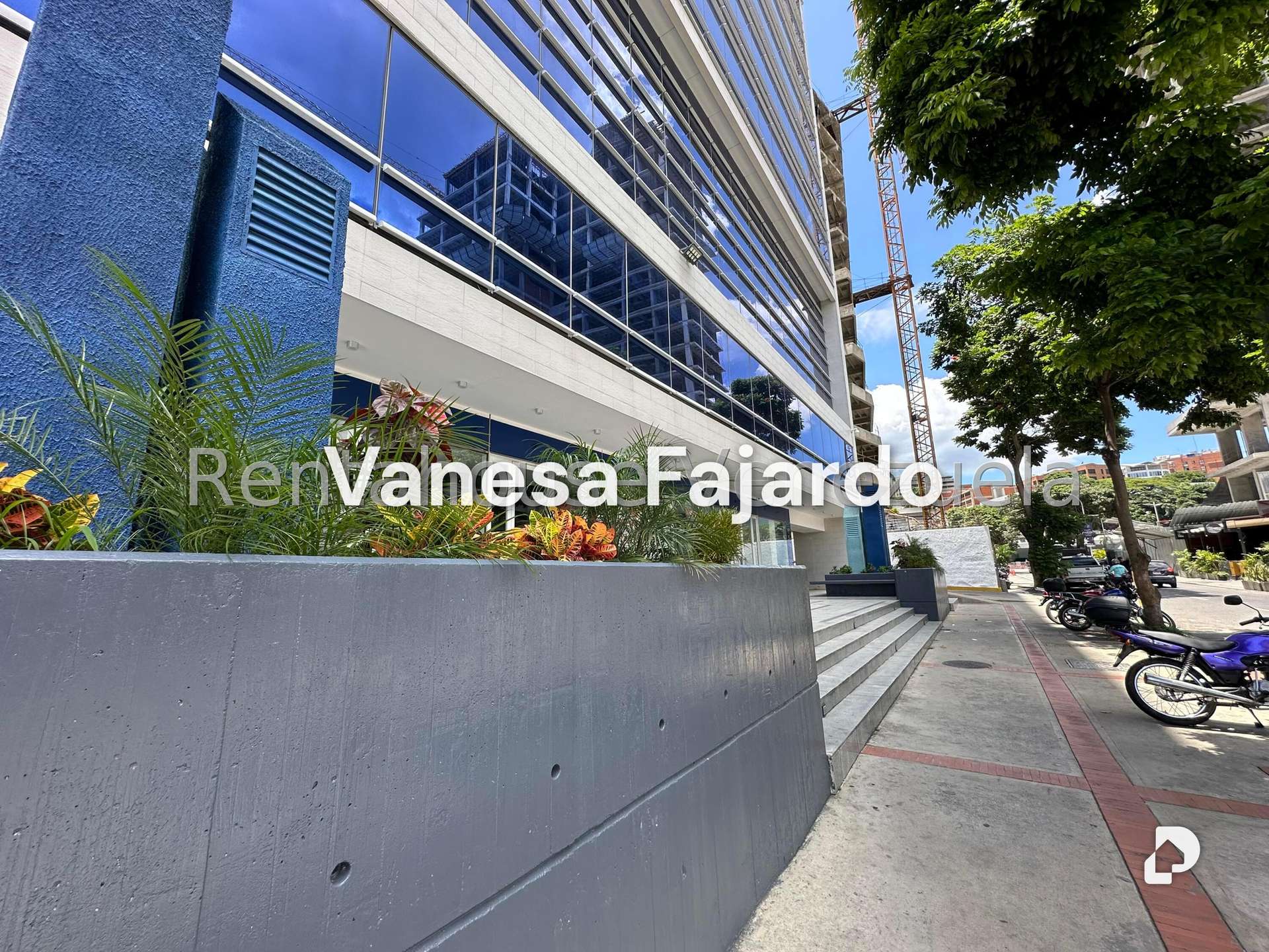 Oficina en Las Mercedes, Caracas – 28