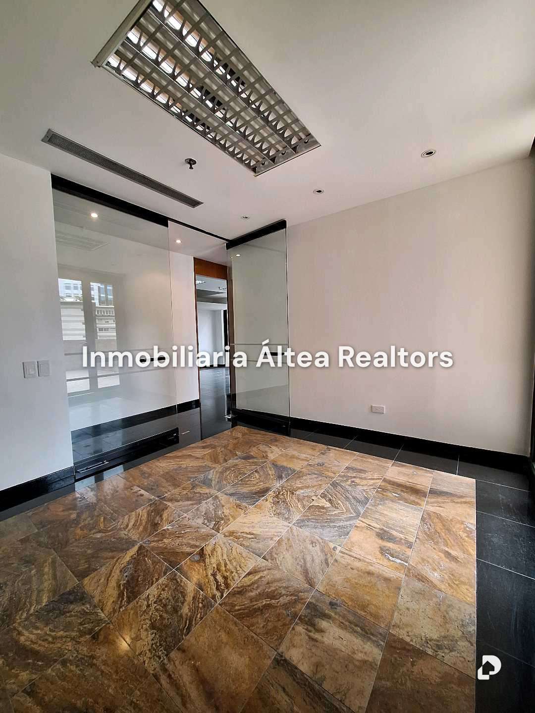 Oficina en La Castellana, Caracas – 20