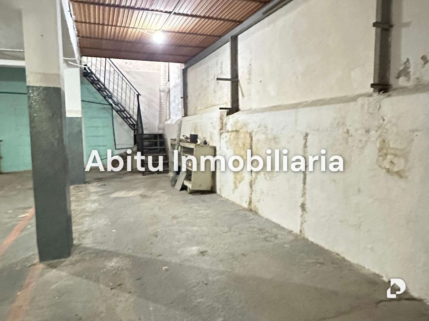 Local comercial en Los Chaguaramos, Caracas – 11