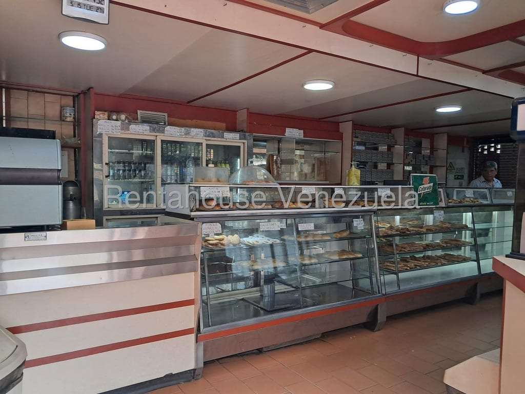 Local comercial en La Urbina, Caracas - 1